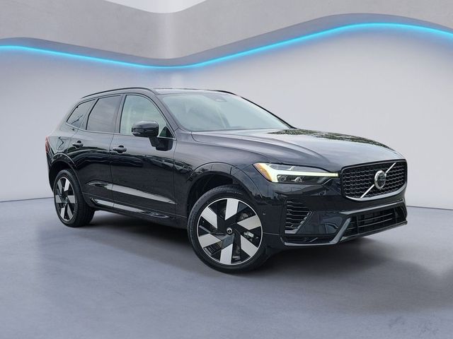 2025 Volvo XC60 Plug-In Hybrid Plus