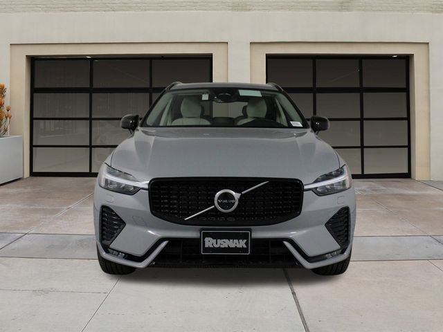 2025 Volvo XC60 Plus