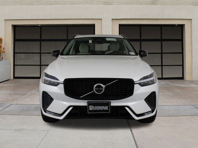 2025 Volvo XC60 Plus