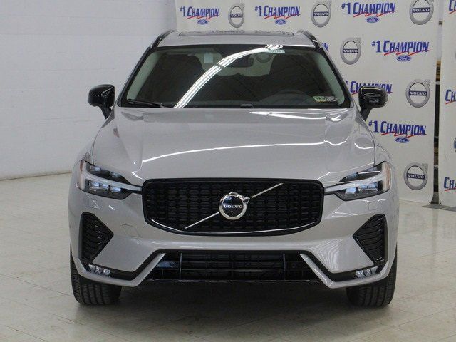 2025 Volvo XC60 Plus