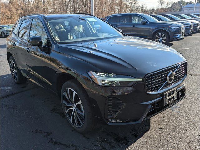 2025 Volvo XC60 Plus