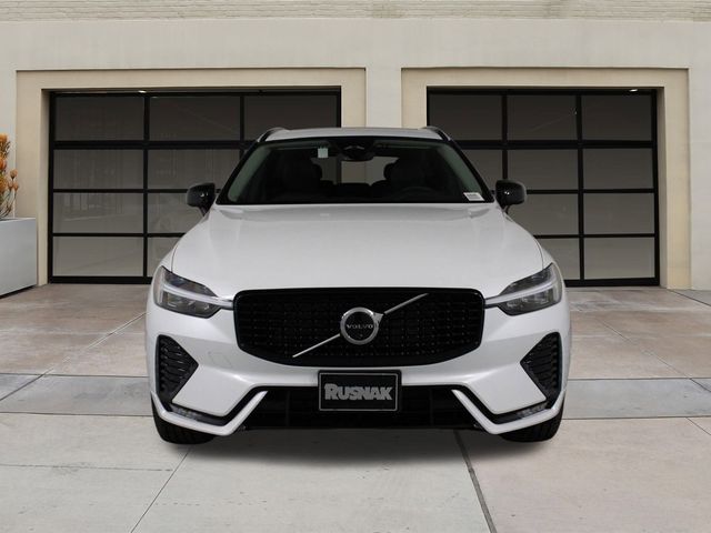 2025 Volvo XC60 Plus