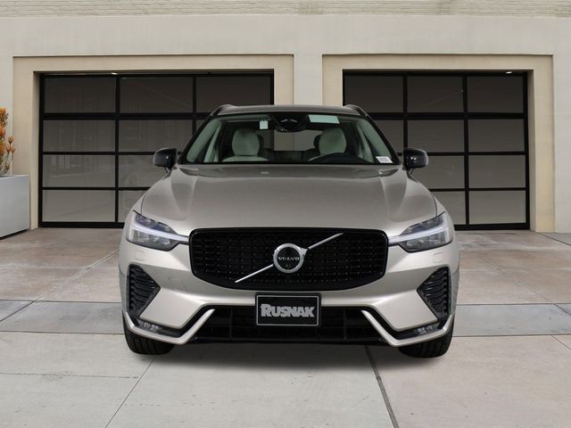 2025 Volvo XC60 Plus