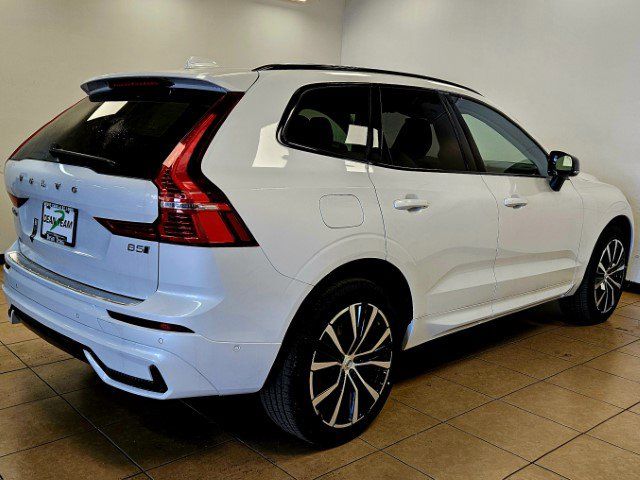 2025 Volvo XC60 Plus