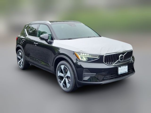 2025 Volvo XC60 Plus