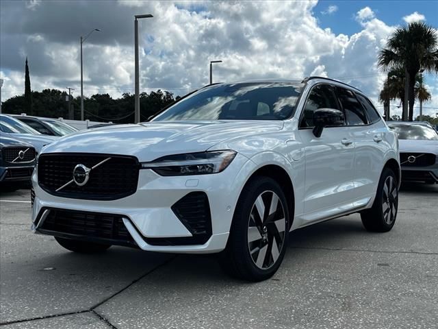 2025 Volvo XC60 Plug-In Hybrid Plus