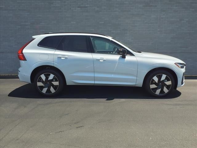 2025 Volvo XC60 Plug-In Hybrid Plus