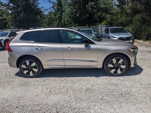 2025 Volvo XC60 Plug-In Hybrid Plus Dark Theme