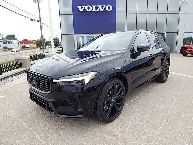 2025 Volvo XC60 Plug-In Hybrid Ultra Black Edition