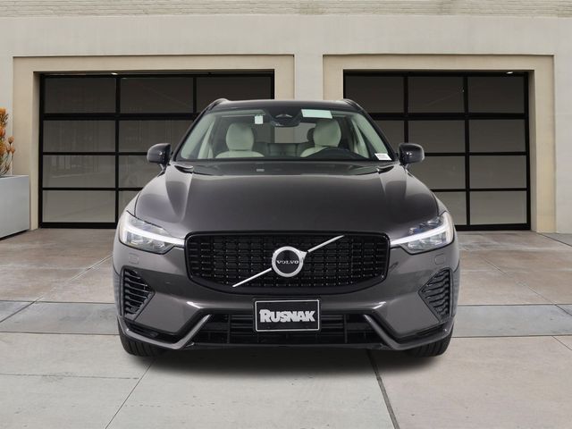 2025 Volvo XC60 Plug-In Hybrid Core