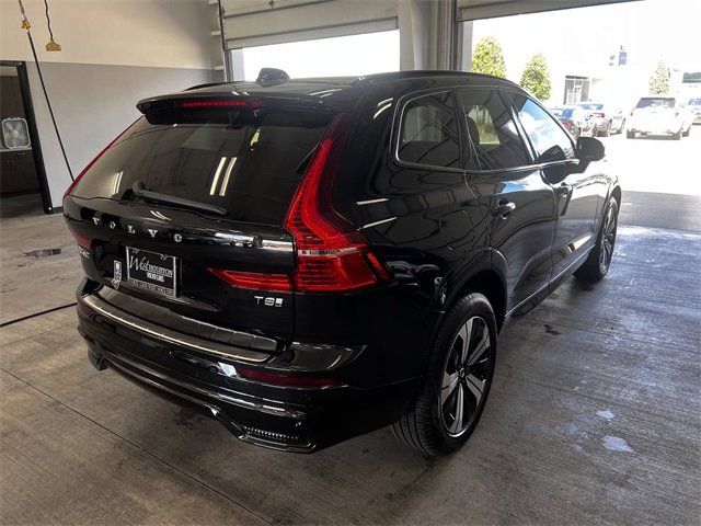 2025 Volvo XC60 Plug-In Hybrid Core