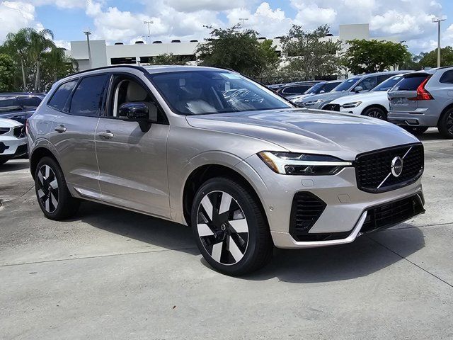 2025 Volvo XC60 Plug-In Hybrid Plus