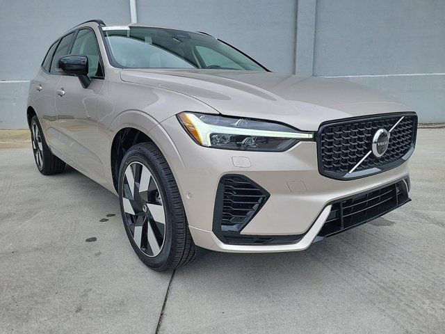 2025 Volvo XC60 Plug-In Hybrid Plus