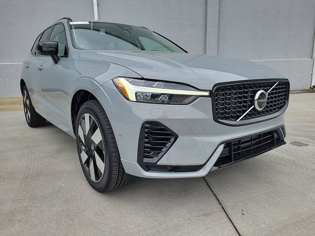 2025 Volvo XC60 Plug-In Hybrid Plus