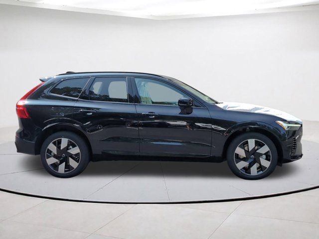 2025 Volvo XC60 Plug-In Hybrid Plus