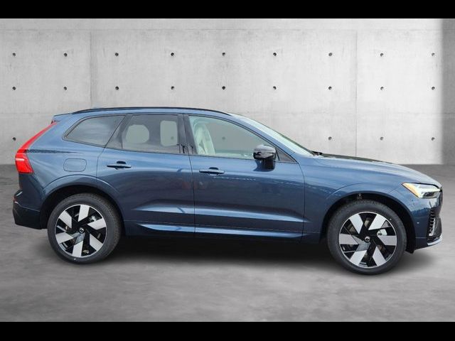 2025 Volvo XC60 Plug-In Hybrid Plus