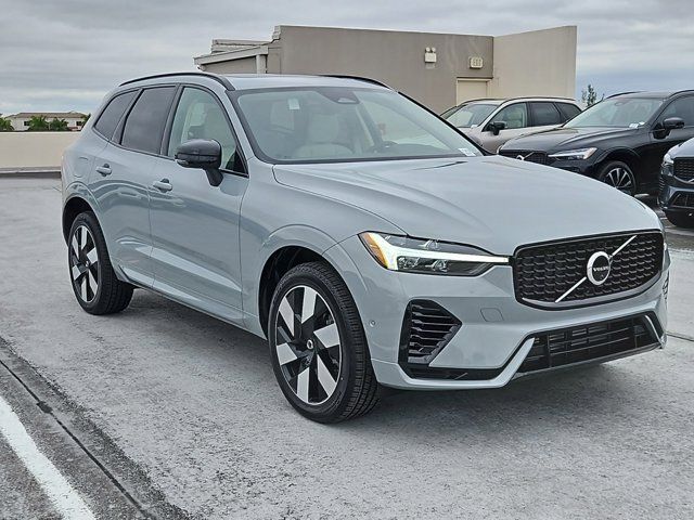 2025 Volvo XC60 Plug-In Hybrid Plus