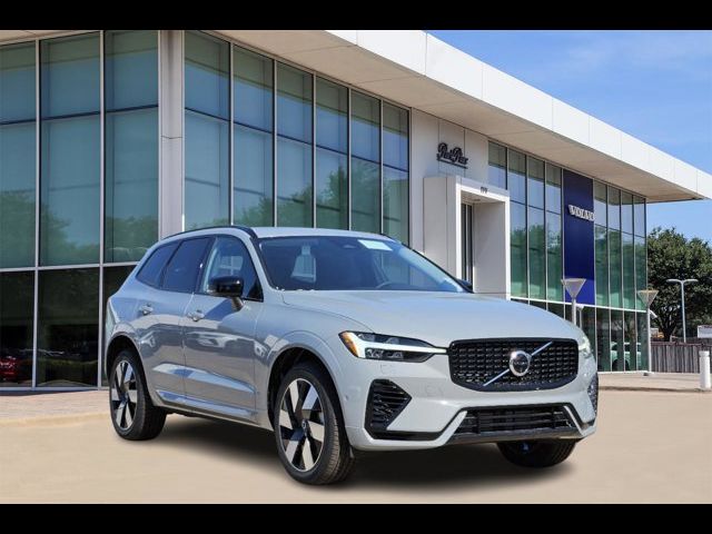 2025 Volvo XC60 Plug-In Hybrid Plus