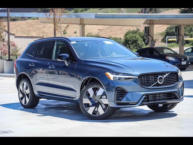 2025 Volvo XC60 Plug-In Hybrid Plus