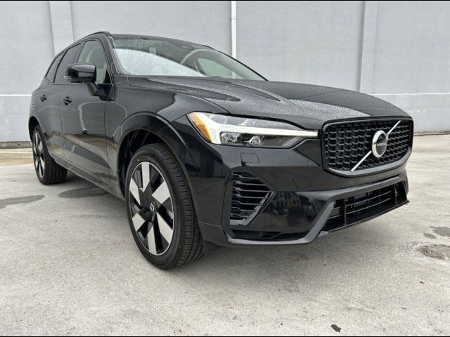 2025 Volvo XC60 Plug-In Hybrid Plus