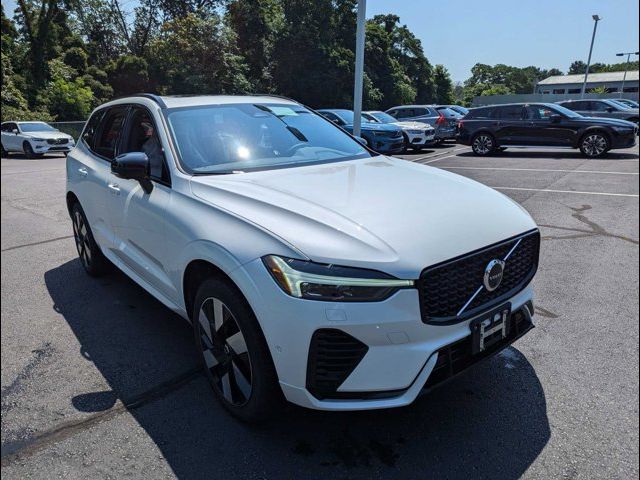 2025 Volvo XC60 Plug-In Hybrid Plus