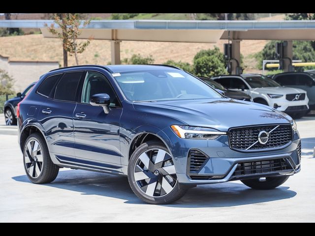 2025 Volvo XC60 Plug-In Hybrid Plus