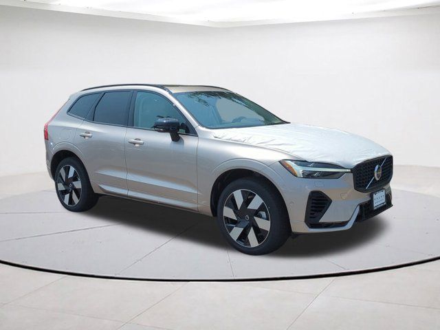 2025 Volvo XC60 Plug-In Hybrid Plus