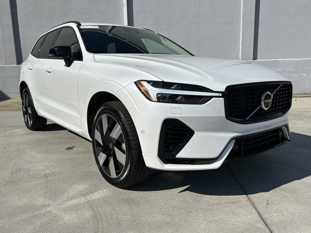 2025 Volvo XC60 Plug-In Hybrid Plus