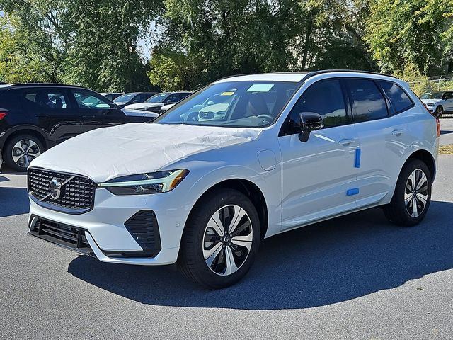 2025 Volvo XC60 Plug-In Hybrid Plus