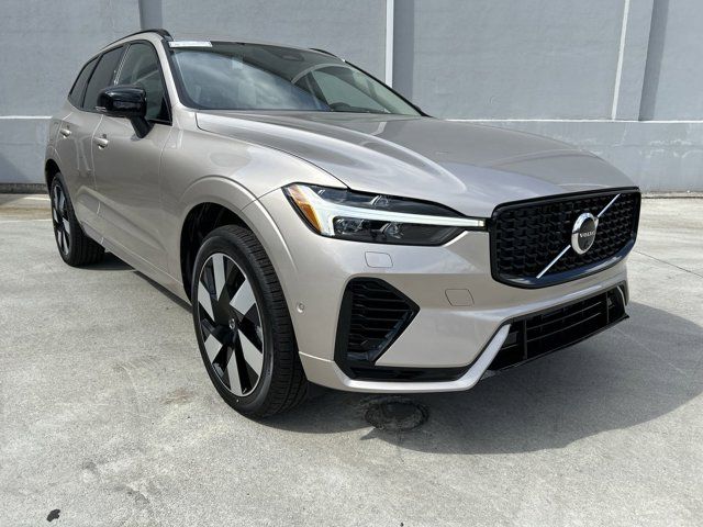 2025 Volvo XC60 Plug-In Hybrid Plus