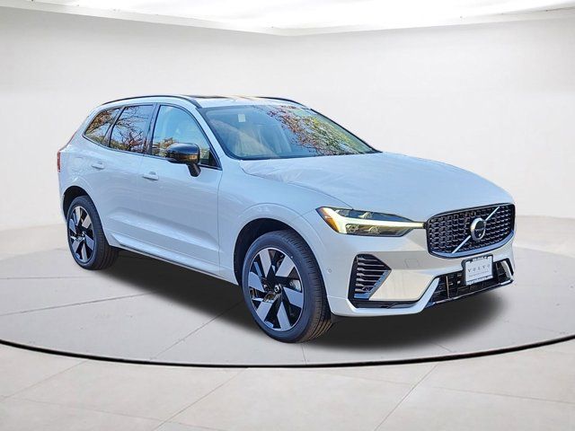 2025 Volvo XC60 Plug-In Hybrid Plus