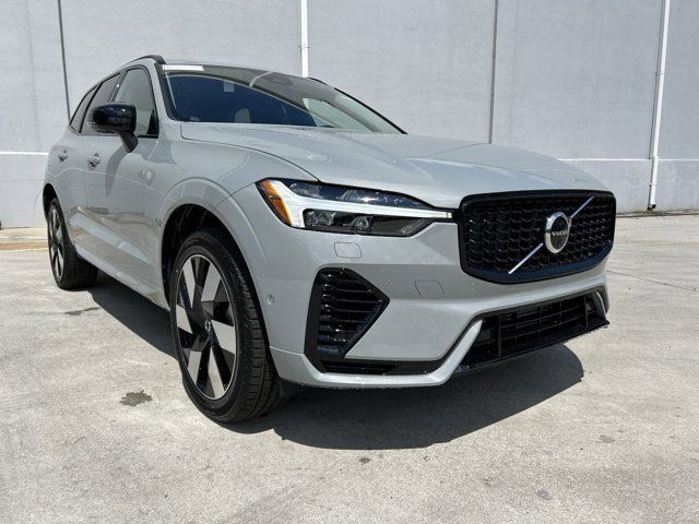 2025 Volvo XC60 Plug-In Hybrid Plus