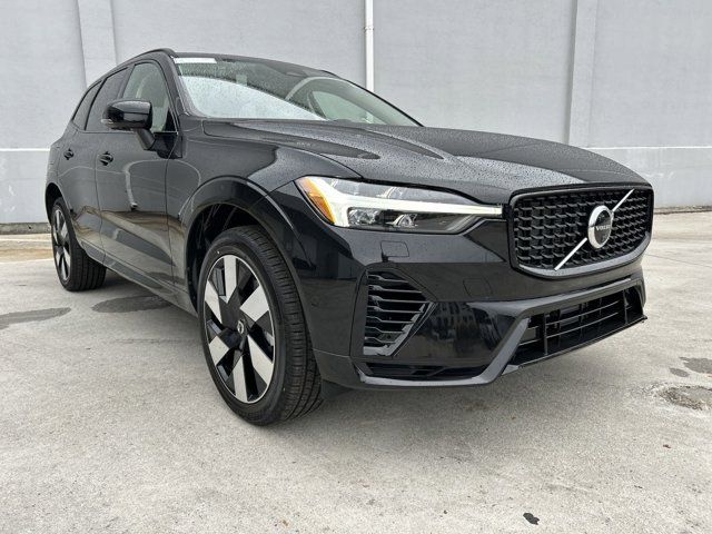 2025 Volvo XC60 Plug-In Hybrid Plus