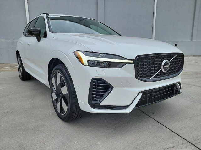 2025 Volvo XC60 Plug-In Hybrid Plus