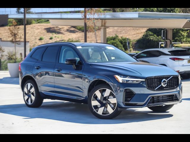 2025 Volvo XC60 Plug-In Hybrid Plus