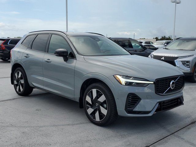 2025 Volvo XC60 Plug-In Hybrid Plus