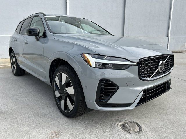 2025 Volvo XC60 Plug-In Hybrid Plus