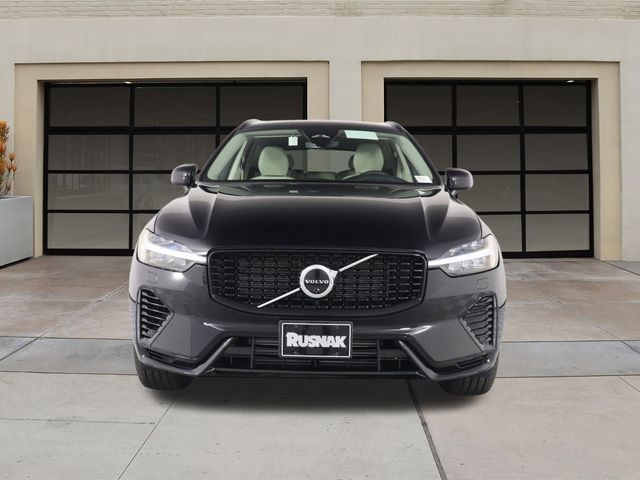 2025 Volvo XC60 Plug-In Hybrid Plus