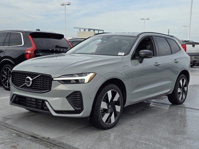 2025 Volvo XC60 Plug-In Hybrid Plus