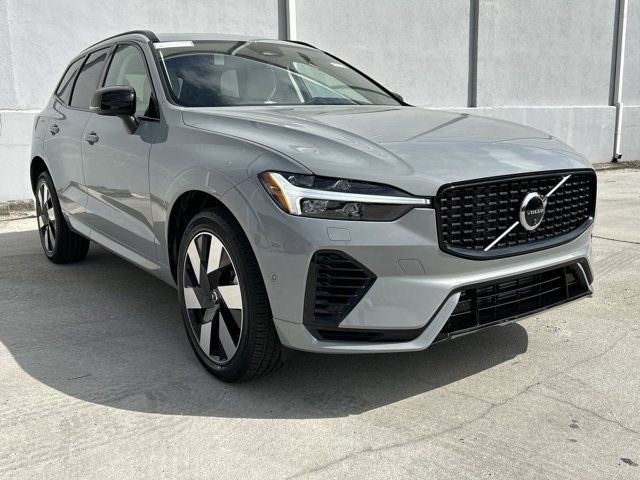 2025 Volvo XC60 Plug-In Hybrid Plus