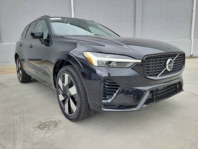 2025 Volvo XC60 Plug-In Hybrid Plus