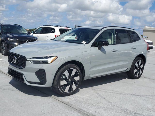 2025 Volvo XC60 Plug-In Hybrid Plus