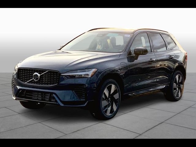 2025 Volvo XC60 Plug-In Hybrid Plus