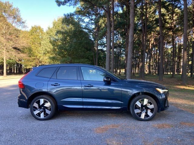 2025 Volvo XC60 Plug-In Hybrid Plus