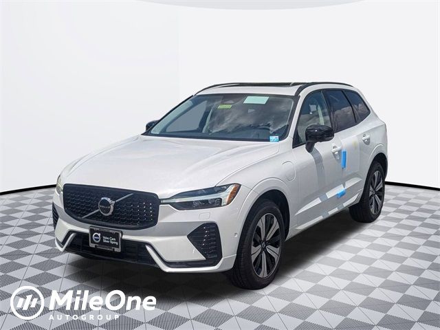 2025 Volvo XC60 Plug-In Hybrid Plus