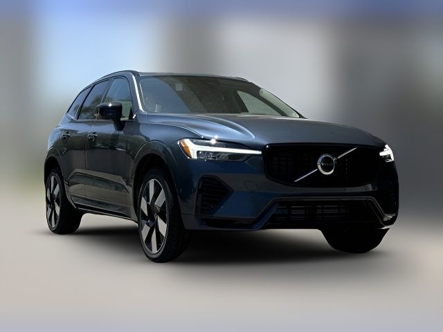 2025 Volvo XC60 Plug-In Hybrid Plus