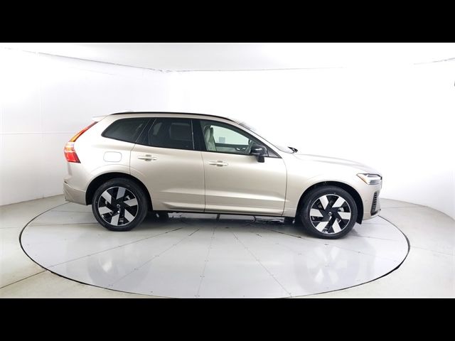 2025 Volvo XC60 Plug-In Hybrid Plus