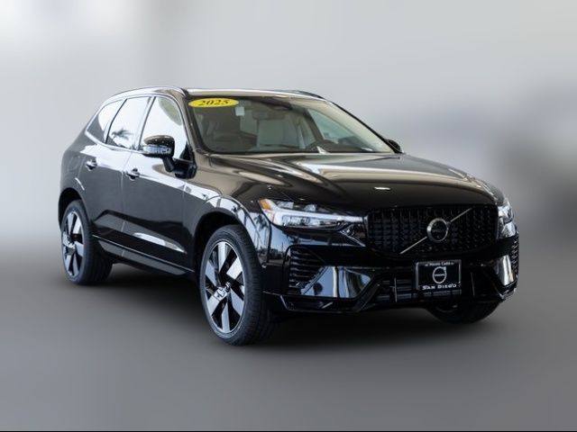 2025 Volvo XC60 Plug-In Hybrid Plus