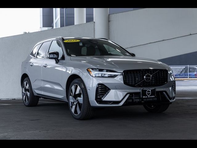 2025 Volvo XC60 Plug-In Hybrid Plus