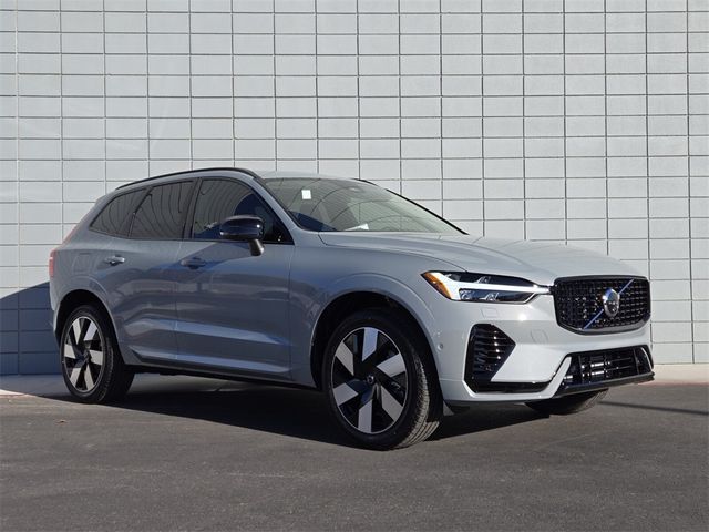 2025 Volvo XC60 Plug-In Hybrid Plus